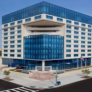 Vista Lic Hotel, Premier Collection By Western *** New York